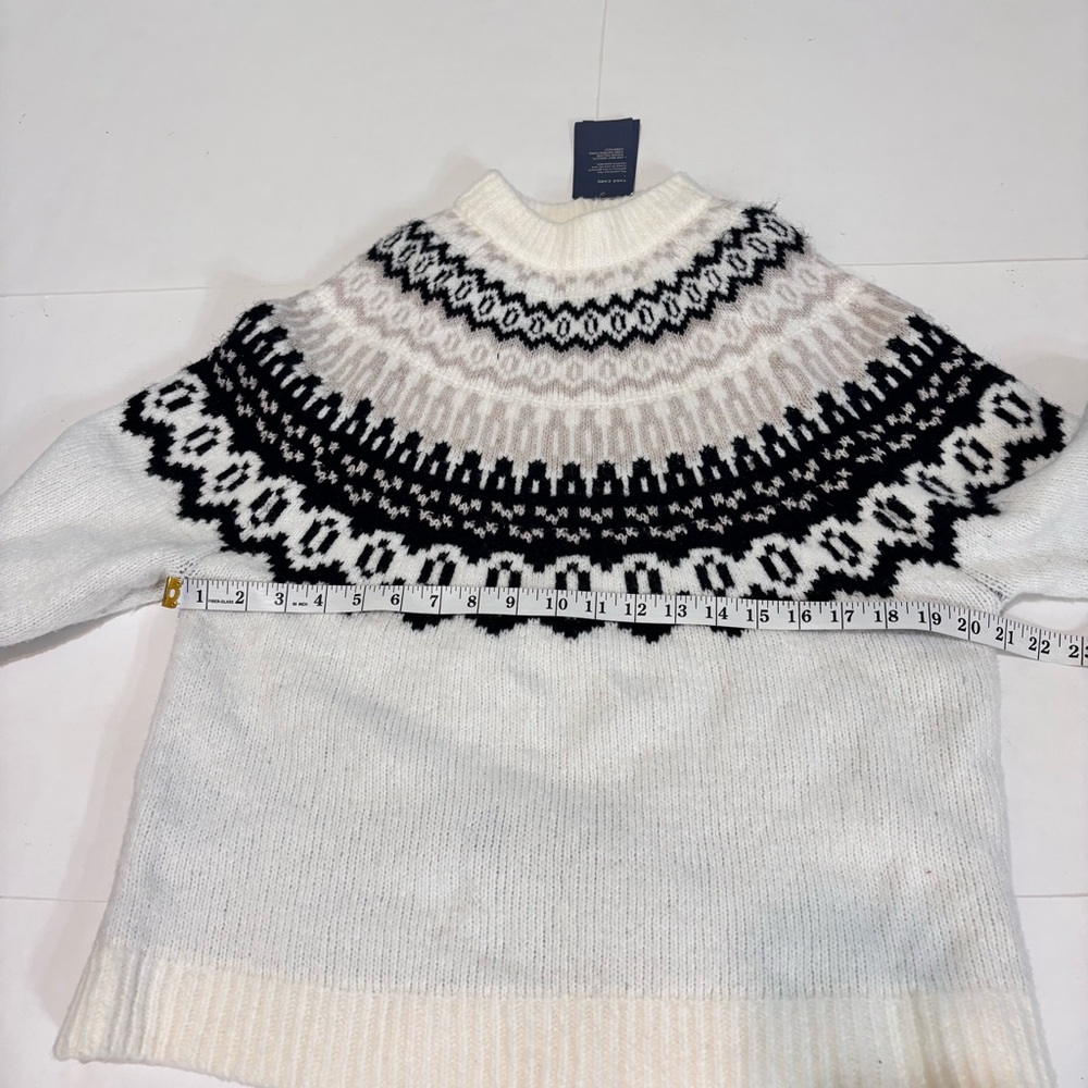 Universal Thread Black and Cream Turtleneck Sweater - Picture 9 of 11